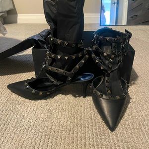 Black noir Valentino Garavani 2.56  inch heels